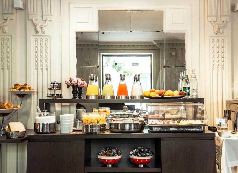 Buffet Photo