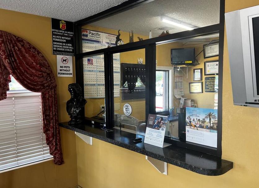 Front desk Photo