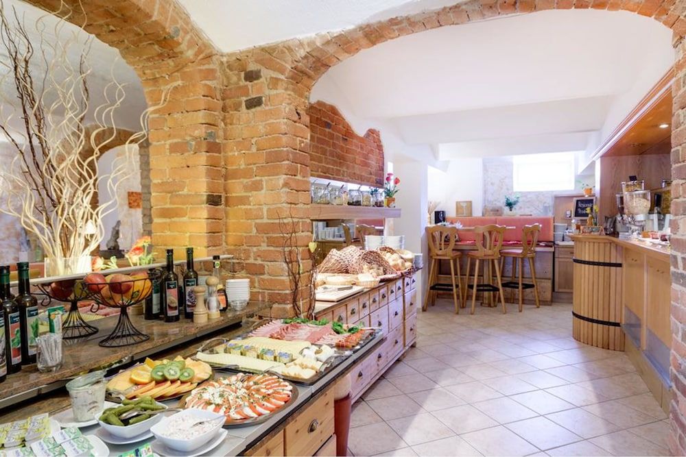 Buffet Photo