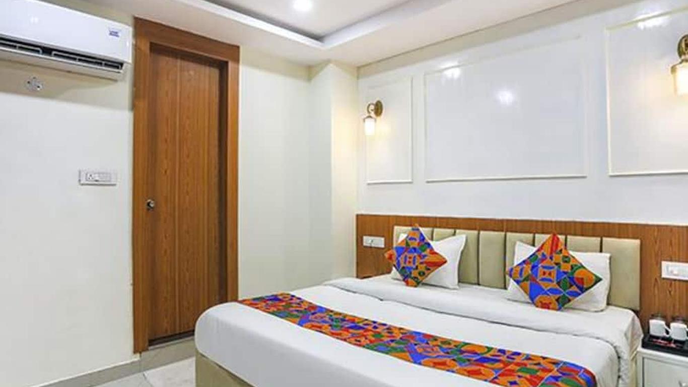 Fabhotel Cosmos