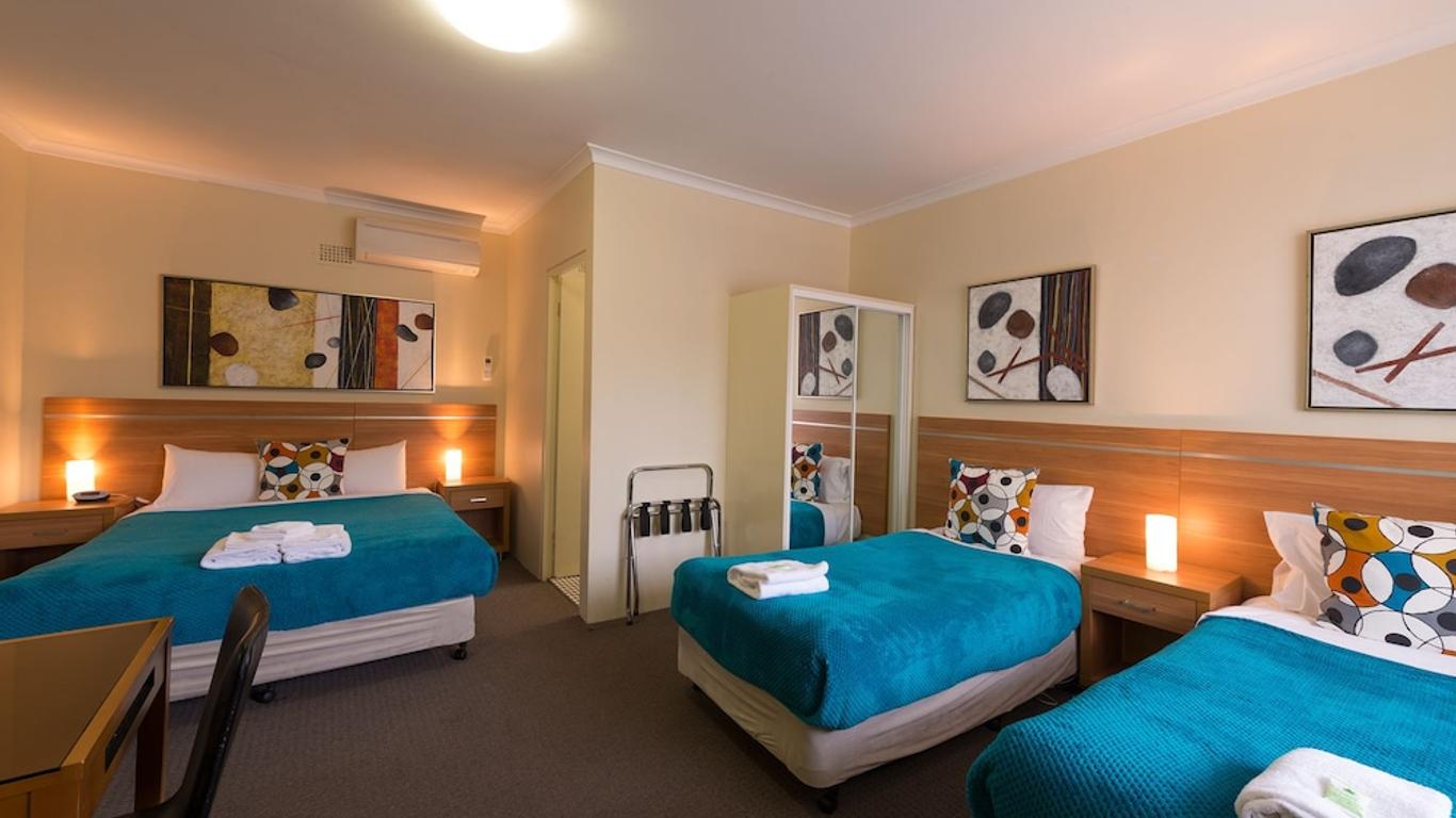3 Sisters Motel from ₹ 6,399. Katoomba Hotel Deals & Reviews - KAYAK