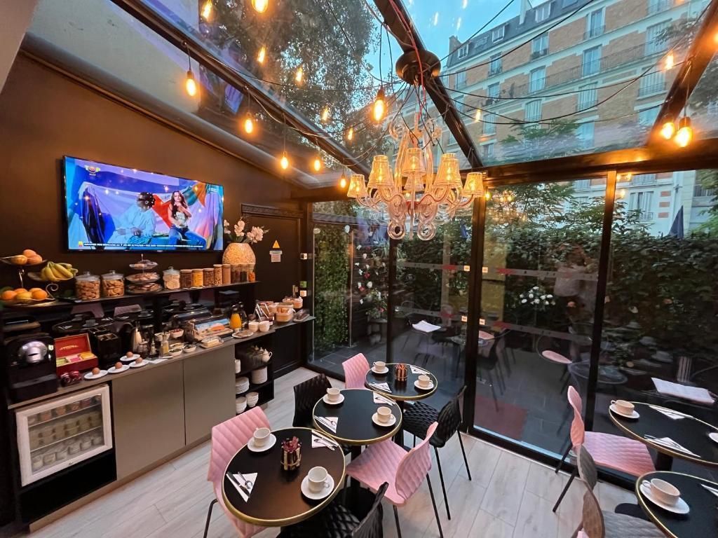 Restaurant Photo