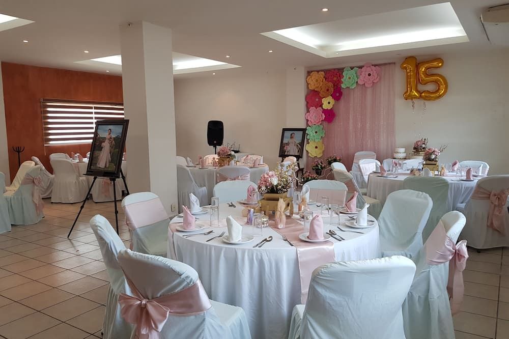 Banquet hall Photo