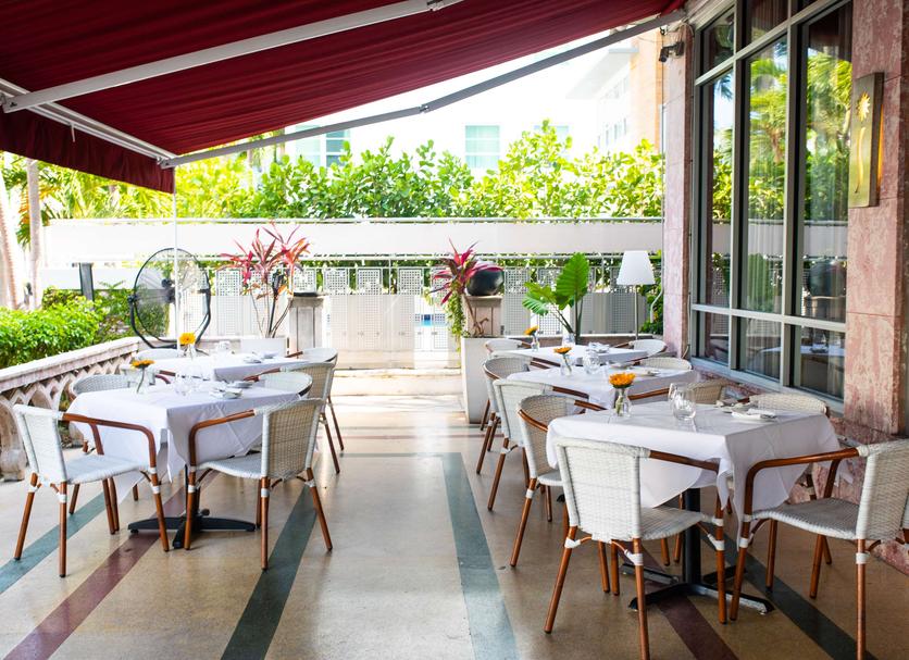 Restaurant Photo