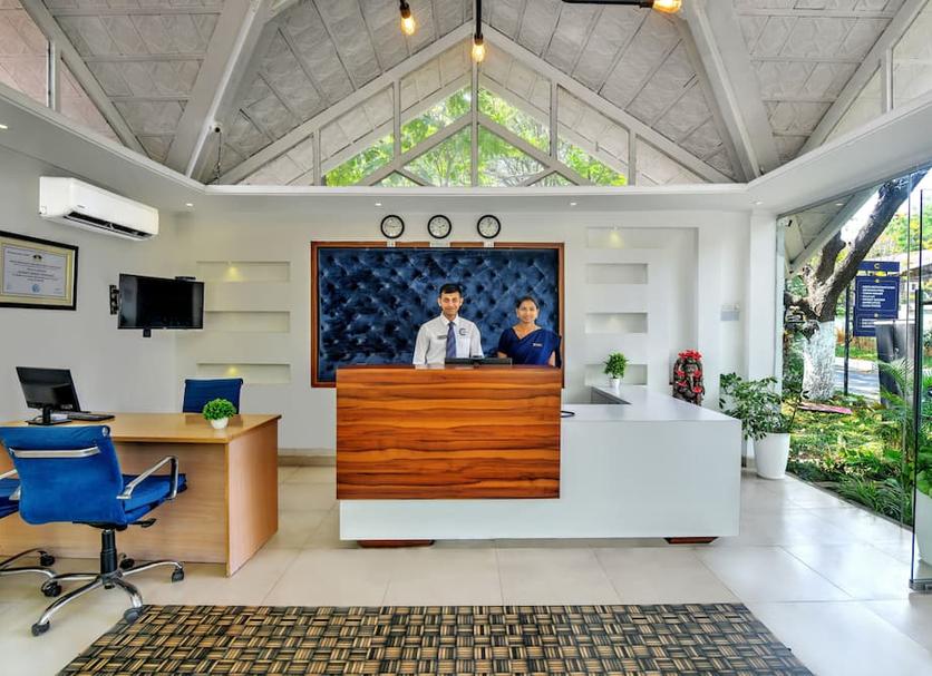 Front desk Photo