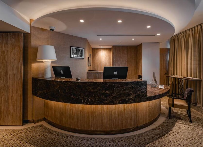 Front desk Photo