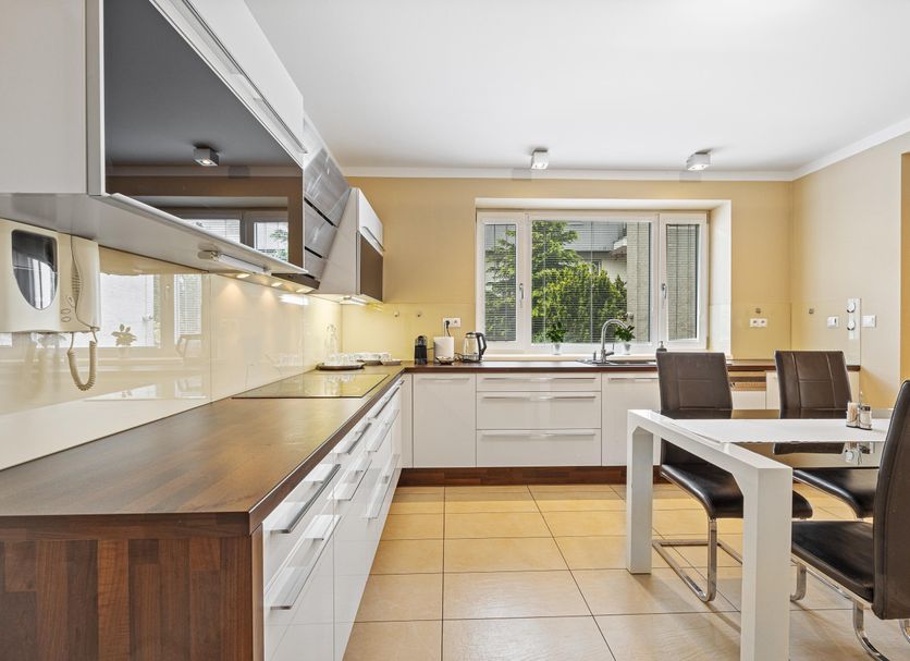 Kitchen Photo