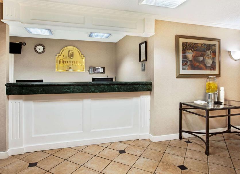 Front desk Photo