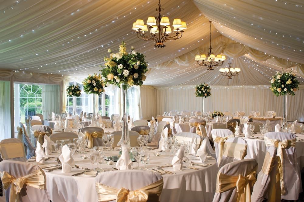 Banquet hall