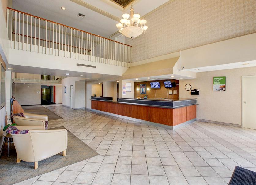 Front desk Photo