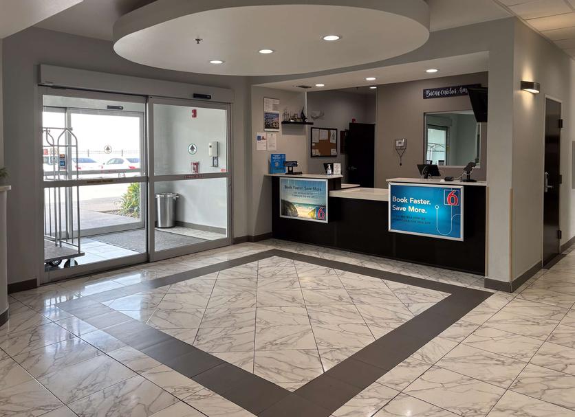 Front desk Photo