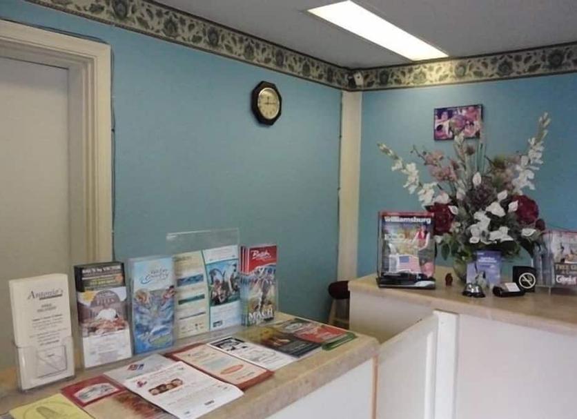 Front desk Photo