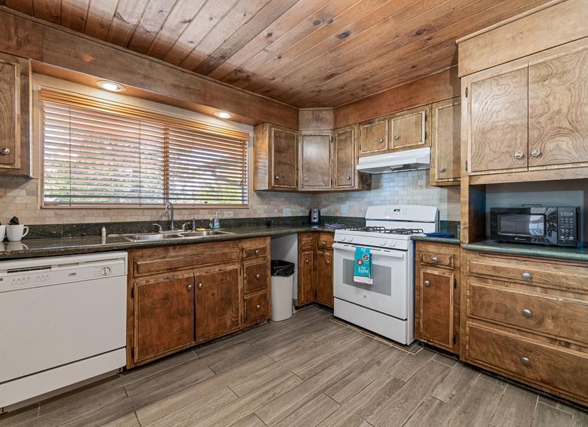 Kitchen Photo