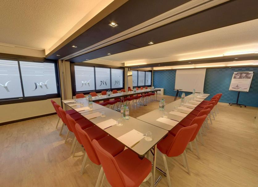 Conference room Photo