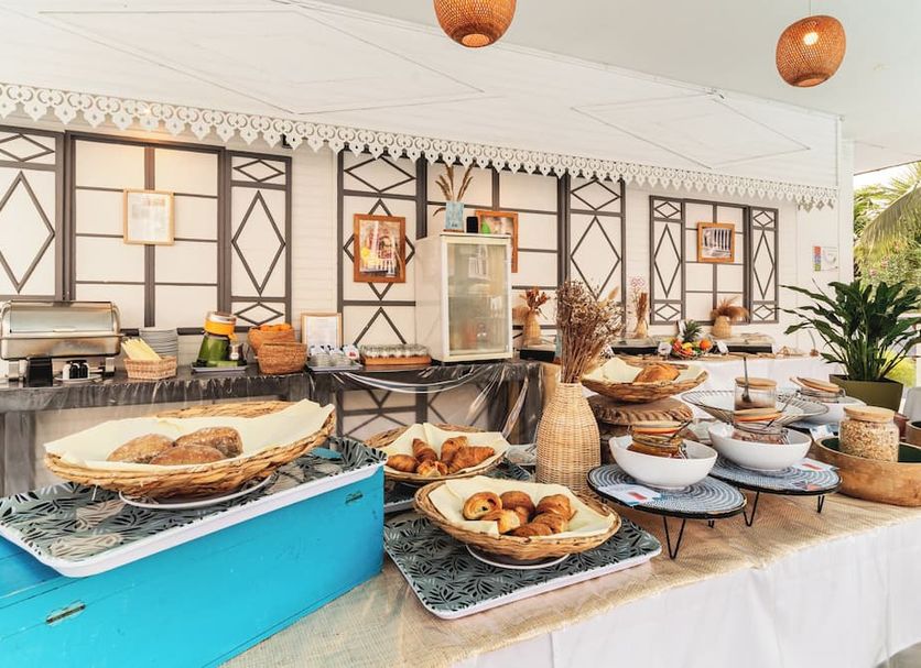 Buffet Photo