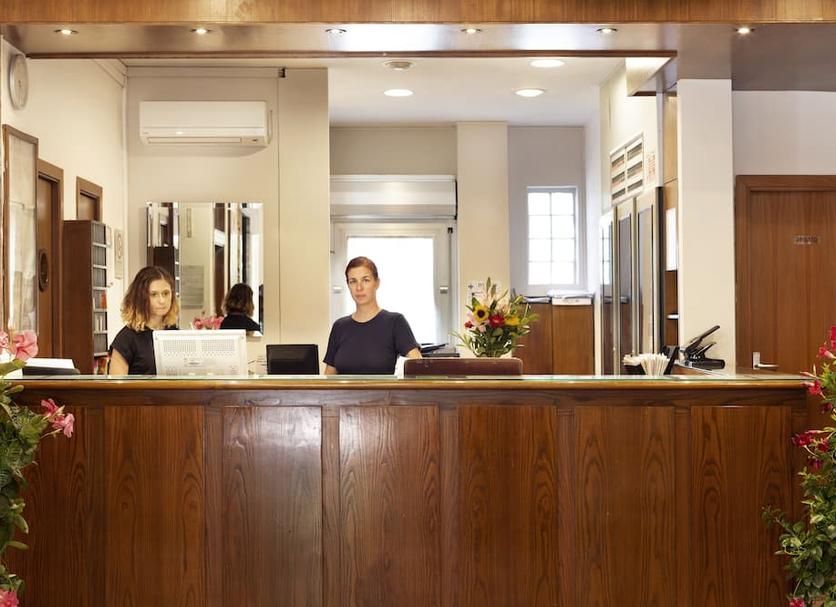 Front desk Photo
