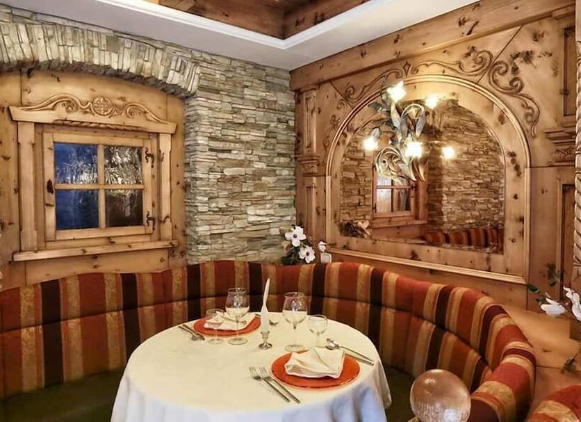 Dining room Photo