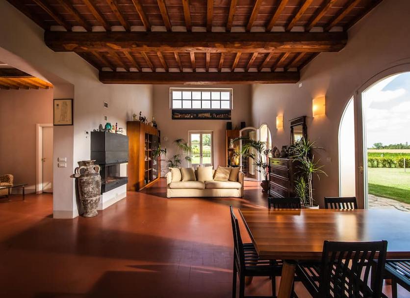 Dining room Photo