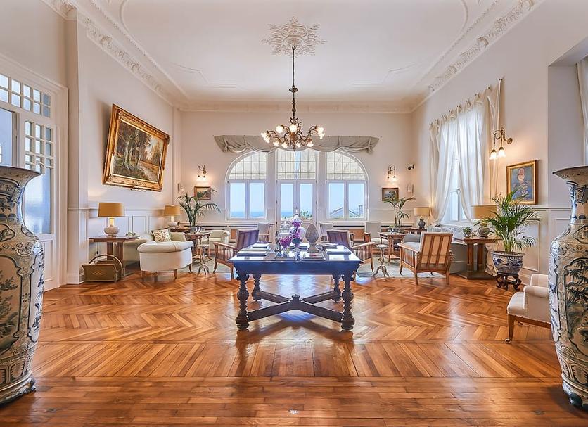 Dining room Photo