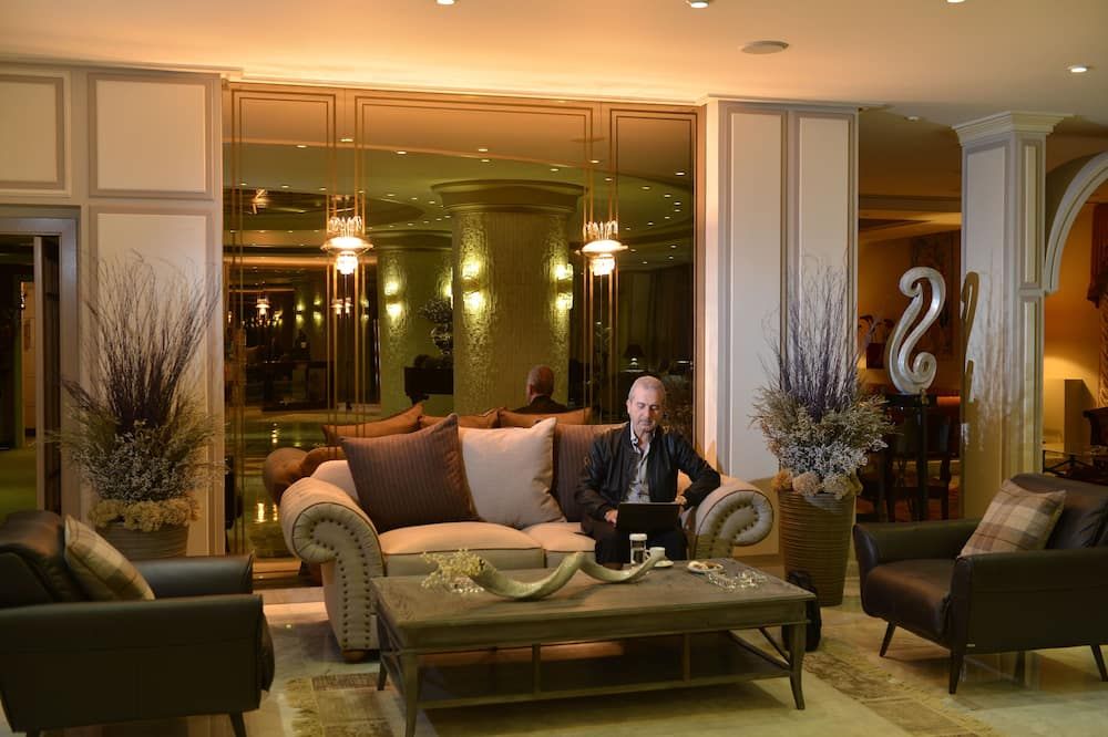 Lounge Photo