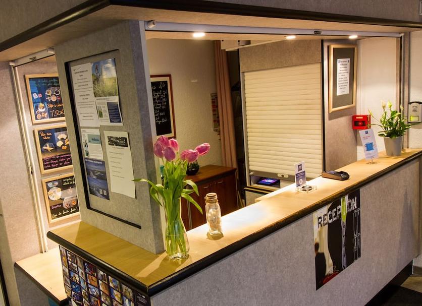 Front desk Photo