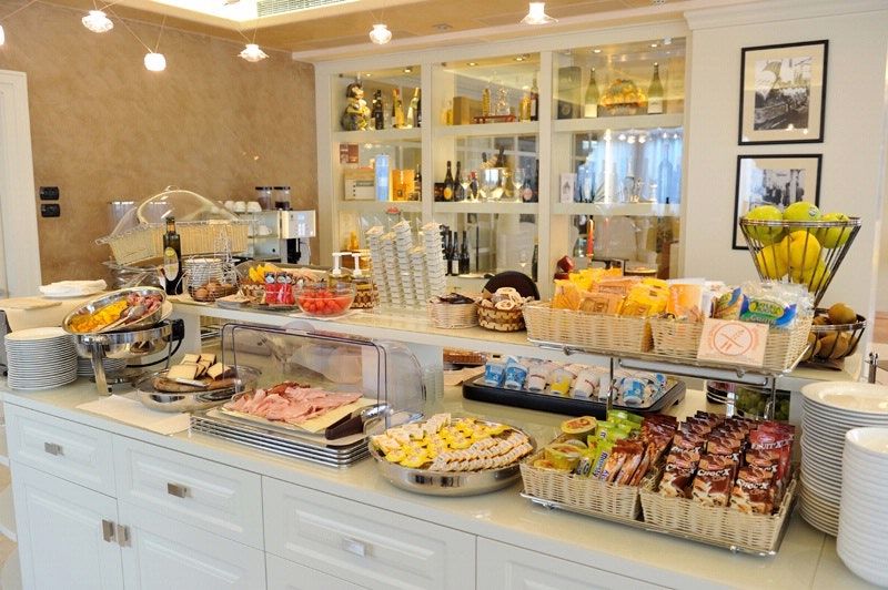 Buffet Photo