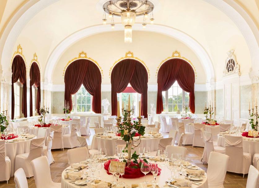 Banquet hall Photo