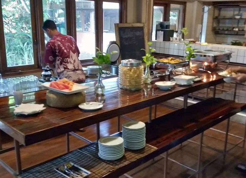 Buffet Photo