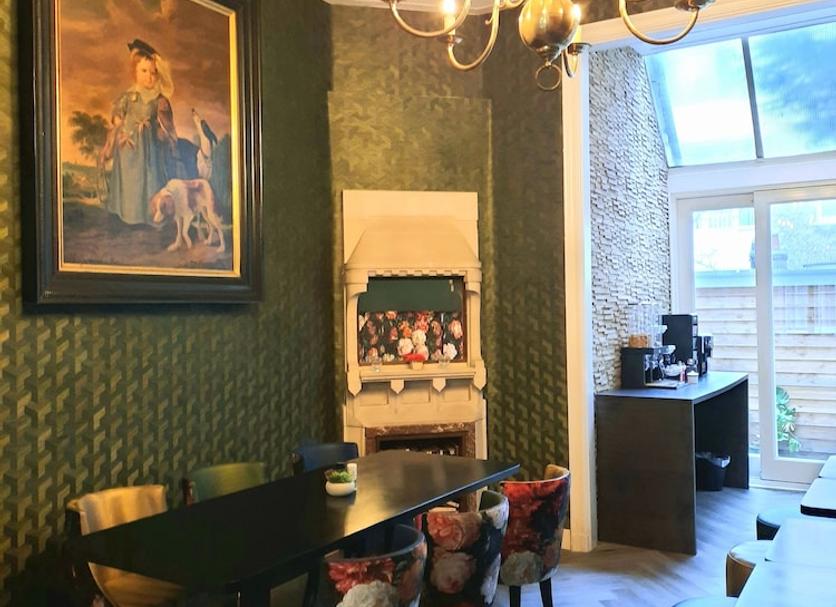 Dining room Photo