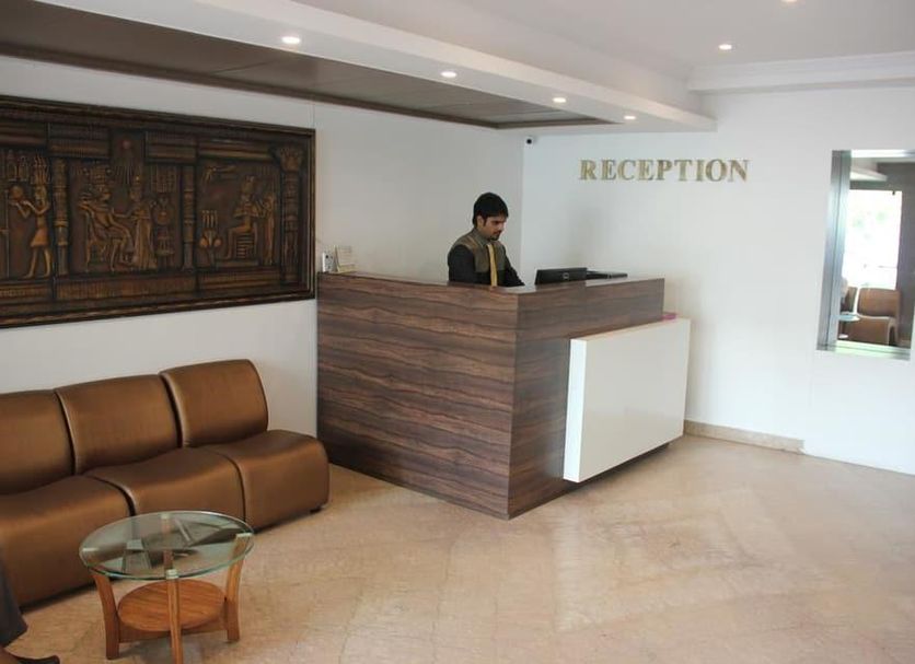 Front desk Photo