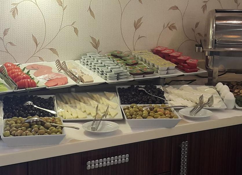 Buffet Photo