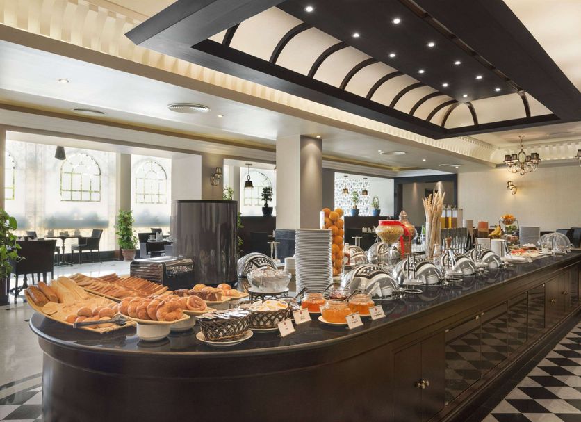 Buffet Photo