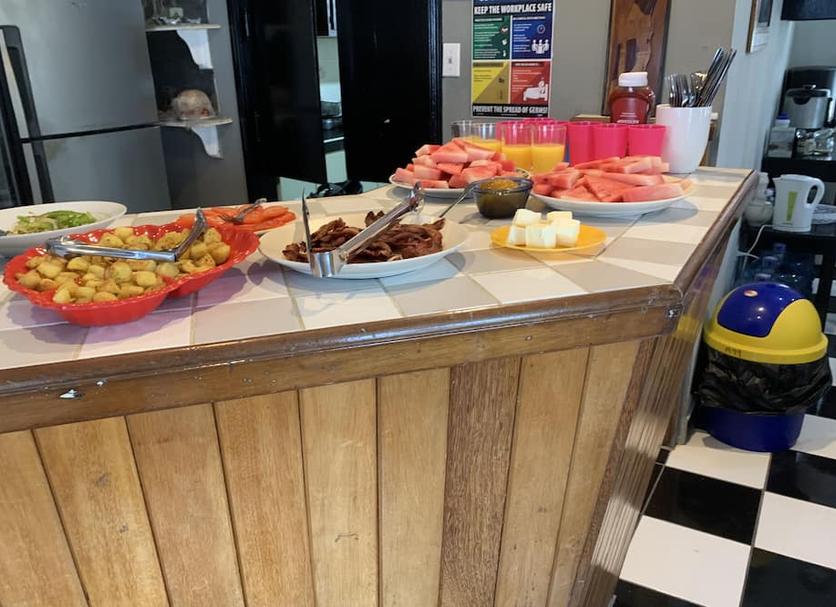 Buffet Photo