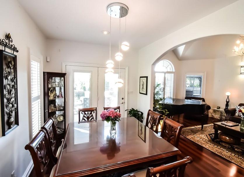 Dining room Photo