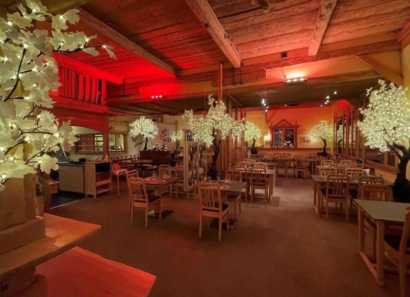 Restaurant Photo