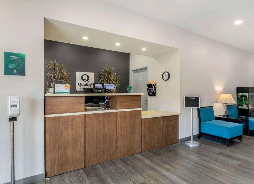 Front desk Photo