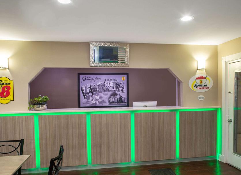 Front desk Photo