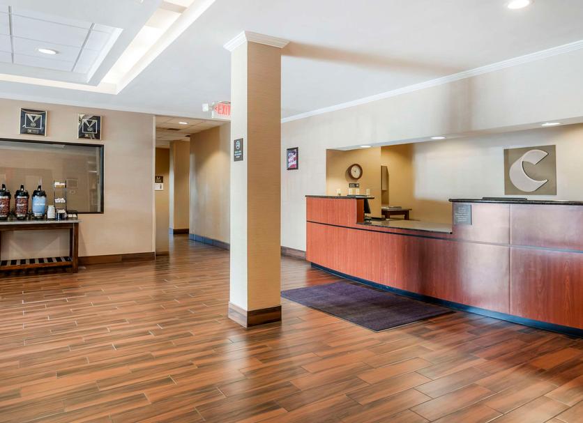 Front desk Photo