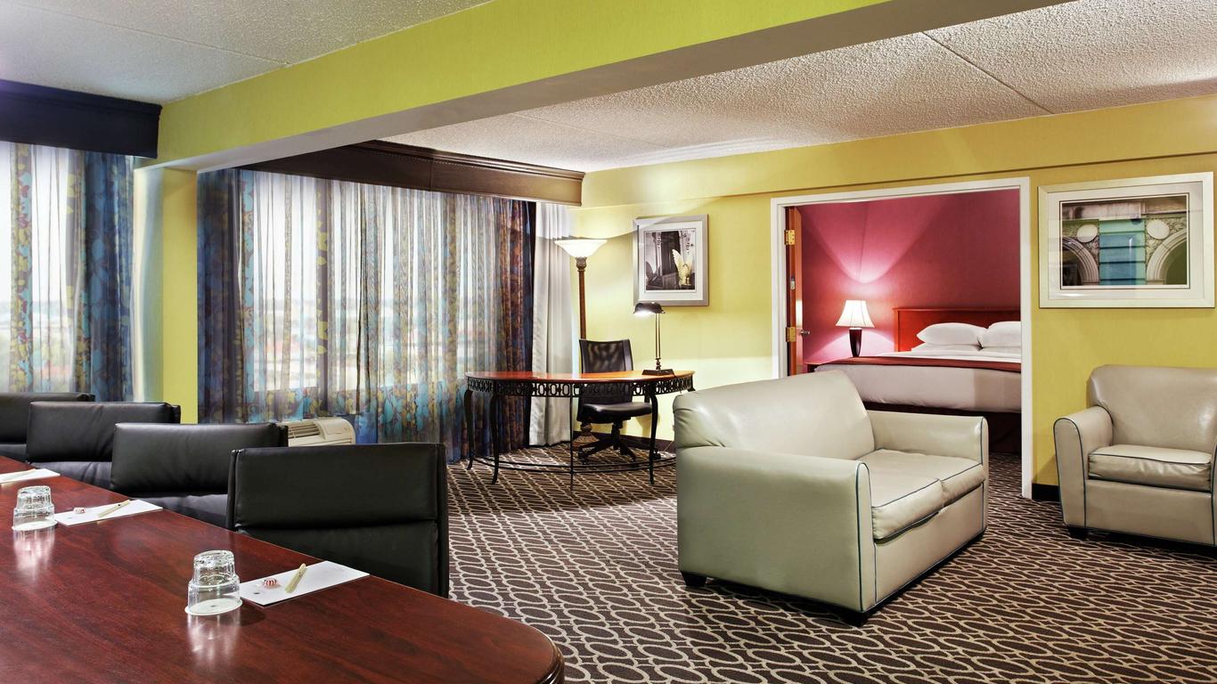 DoubleTree by Hilton Richmond - Midlothian