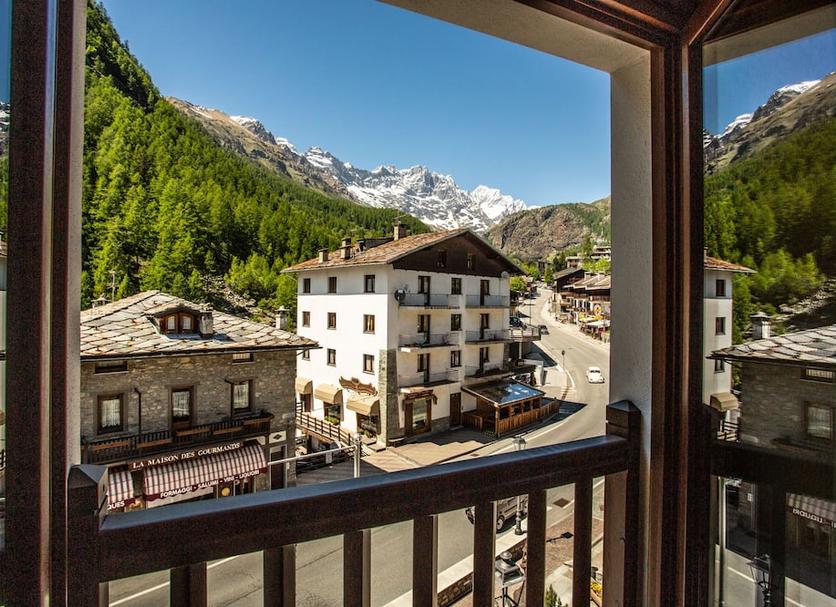 Balcony Photo