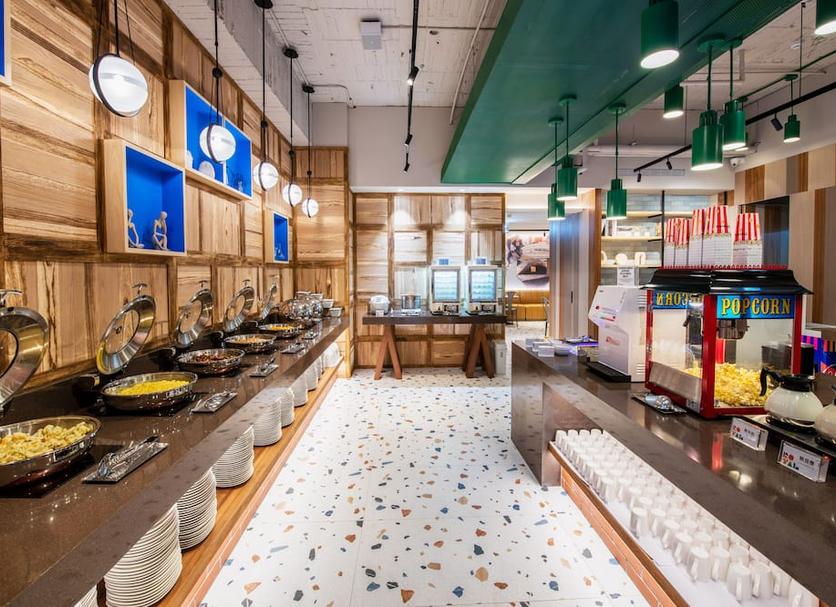 Buffet Photo