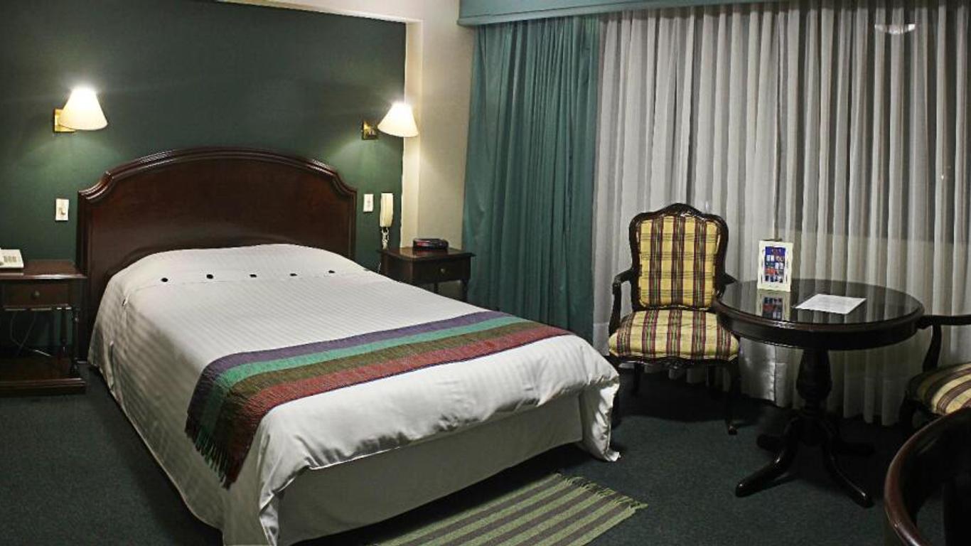 Suites Plaza Las Flores