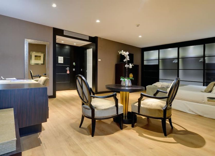Dining room Photo
