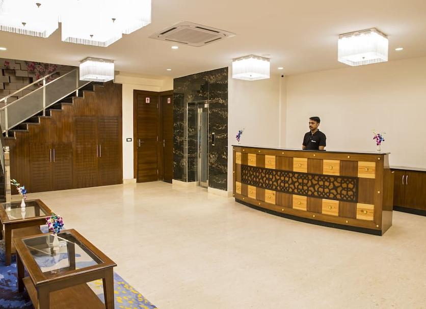 Front desk Photo