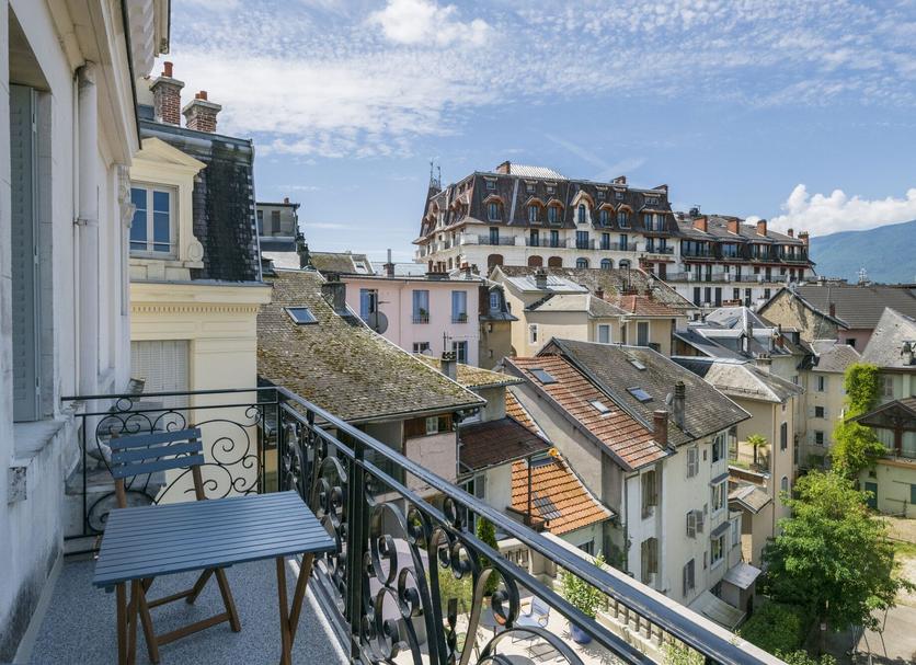 Balcony Photo