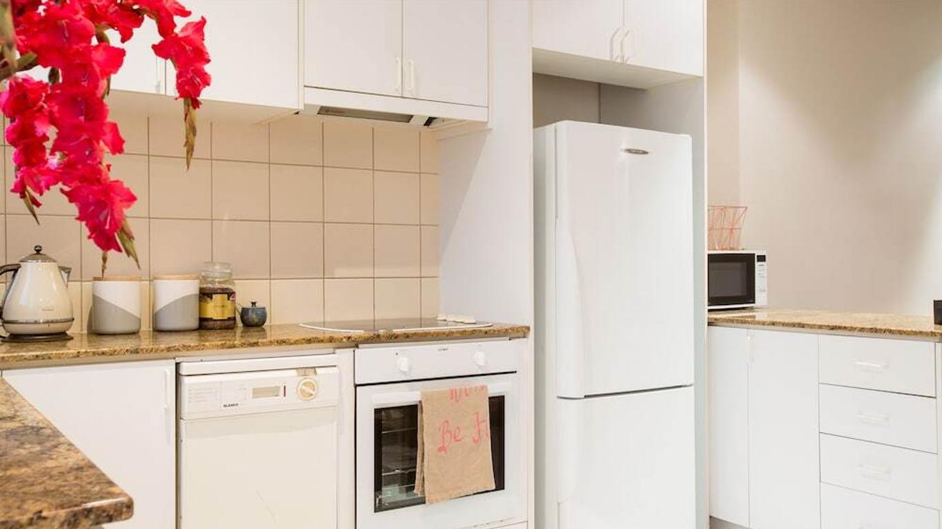 1 Exhibition Apartment Hotel