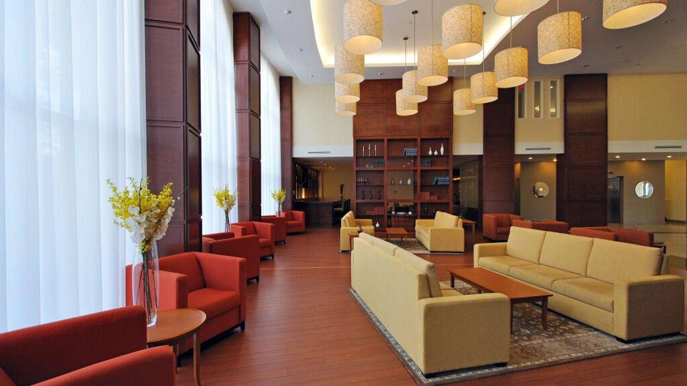 Holiday Inn & Suites Montreal Airport By IHG