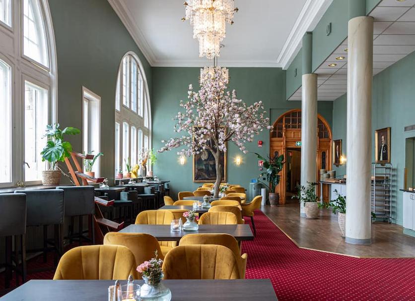 Restaurant Photo