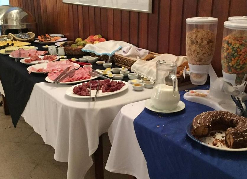 Buffet Photo