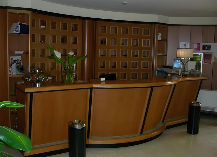 Front desk Photo